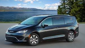 2017-2020 CHRYSLER PACIFICA - Rear Sill Plate Vinyl 2017-2020 CHRYSLER PACIFICA - Rear Sill Plate Vinyl